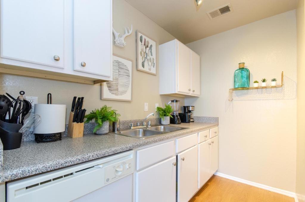 Апартаменти Gucci Mickey And Maxico Lofts Free Parking And Wifi Лос-Анджелес Екстер'єр фото